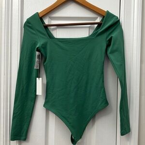 NWT Babaton Nature Green Contour Longsleeve Bodysuit XS